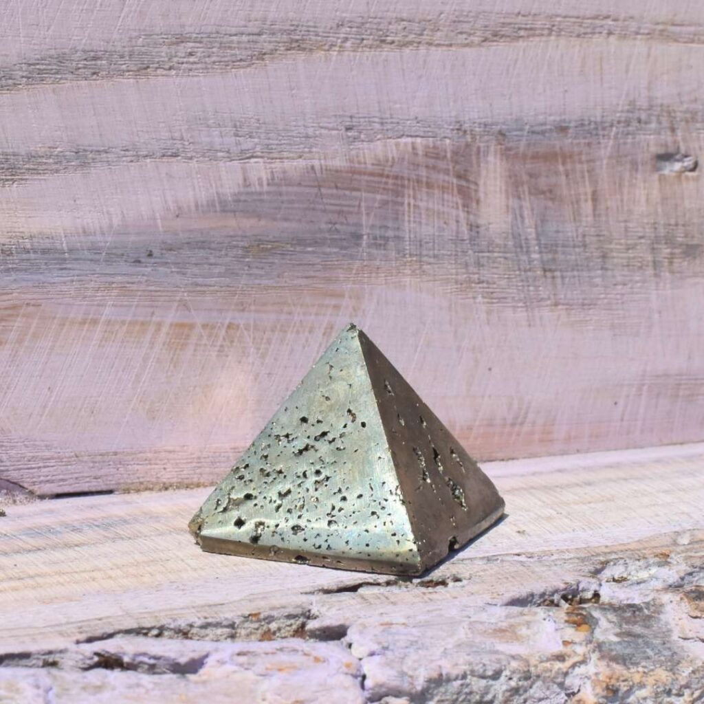 Pyrit Pyramide – Kraft bündeln, Ziele fokussieren