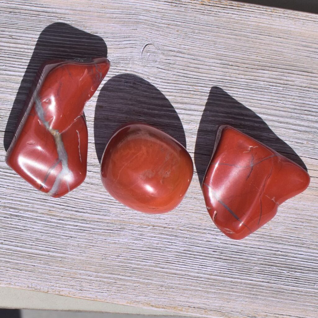 Roter Jaspis Trommelstein XL – Kraft, die in deiner Hand entsteht