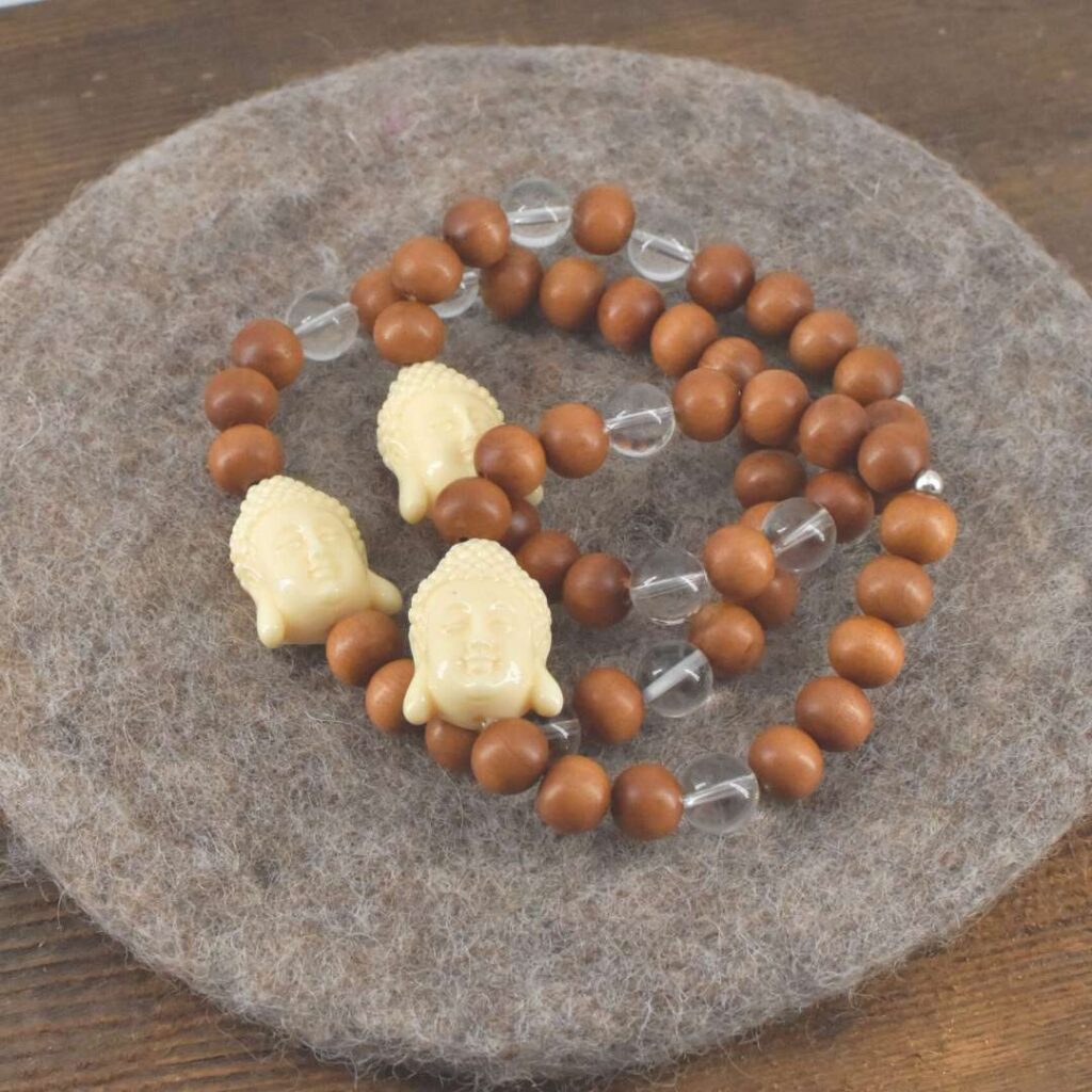 Männer Armband aus Sandelholz und Bergkristall