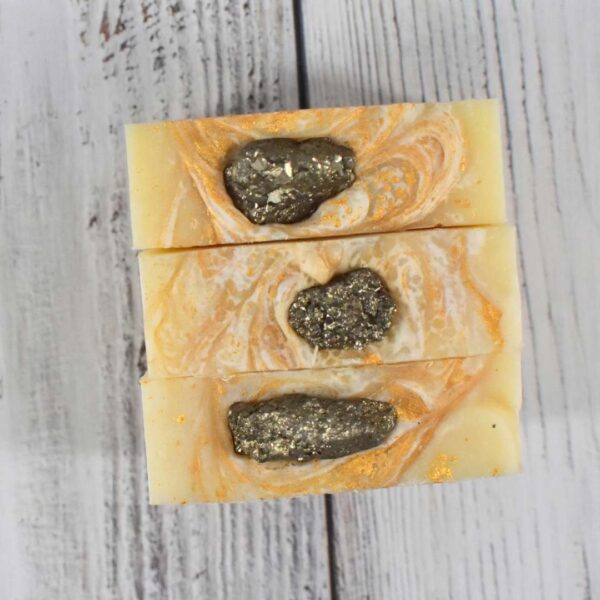 Goldenes Mantra - Edelsteinseife mit Pyrit – Bild 2