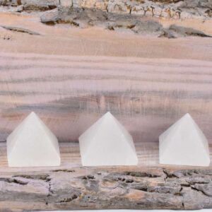 Selenit Pyramide