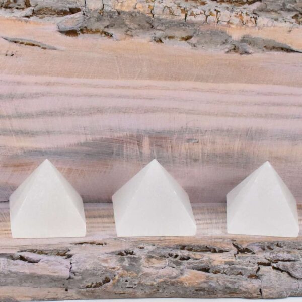 Selenit Pyramide