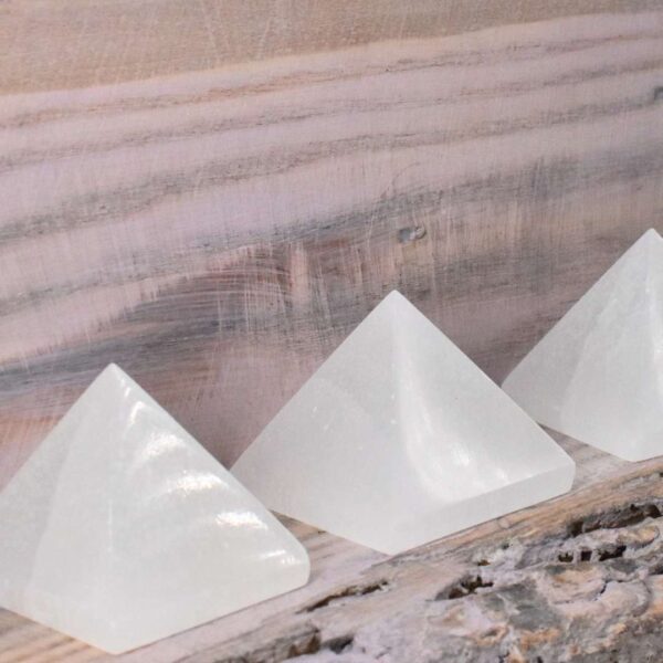 Selenit Pyramide – Bild 4