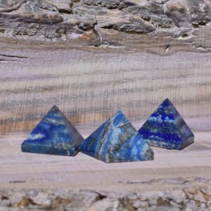 Lapis Lazuli Pyramide