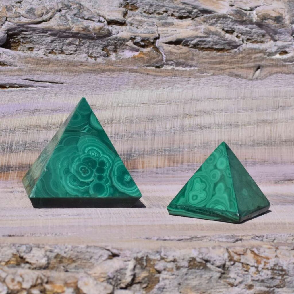 Malachit Pyramide – Das Zentrum deiner Wandlung