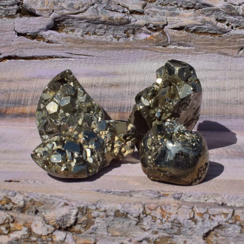 Pyrit Freiform – Entfalte deine goldene Kraft