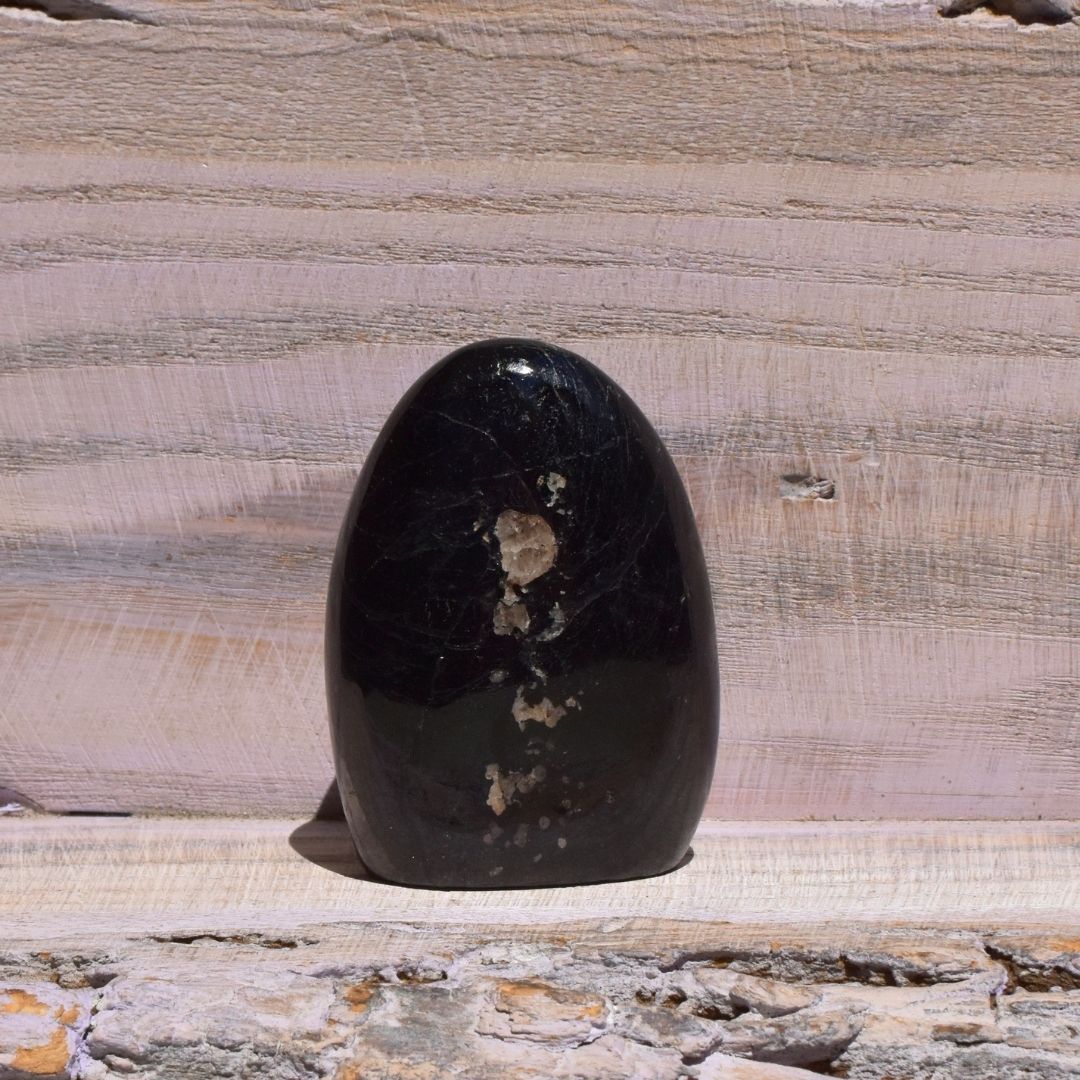Schwarzer Turmalin Freiform – In deinem sicheren Raum – Bild 3