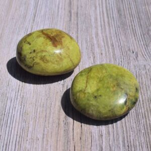 grüner Opal Handschmeichler