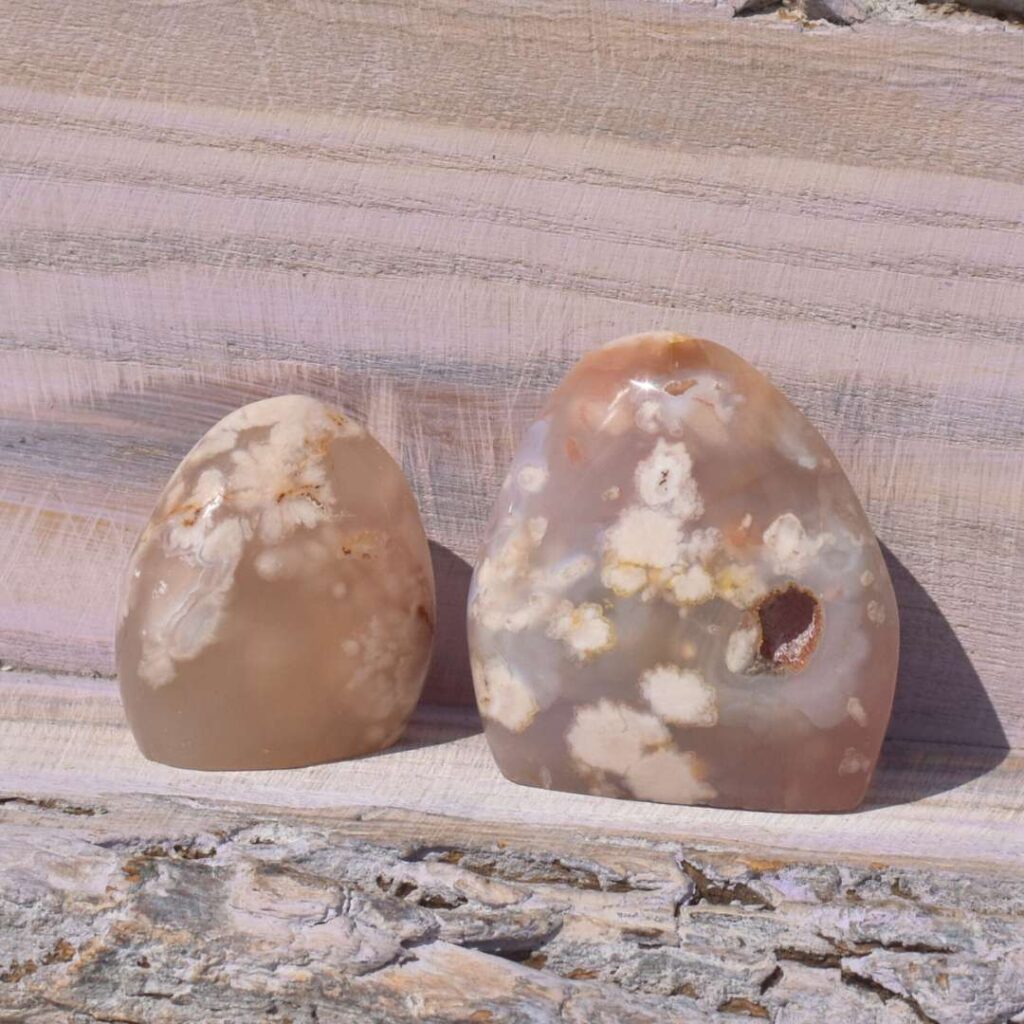 Kirschblüten Chalcedon Freiform – Wenn deine Seele aufblüht