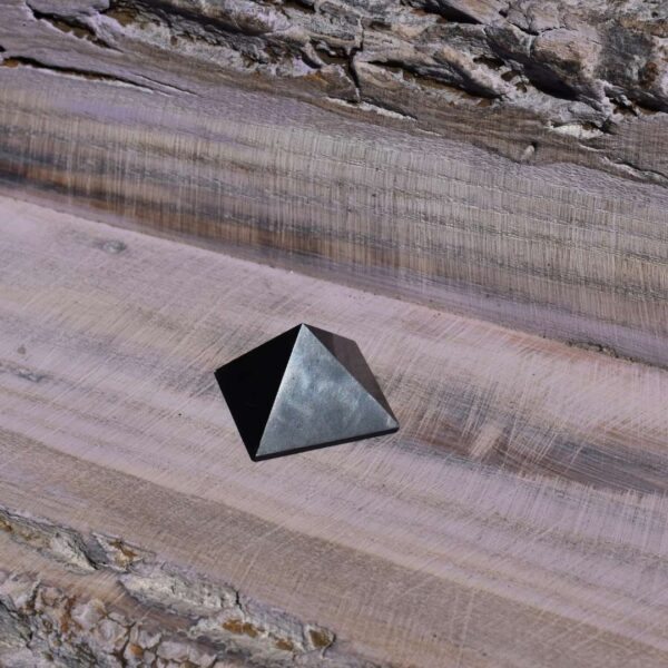 Schungit Pyramide – Bild 4