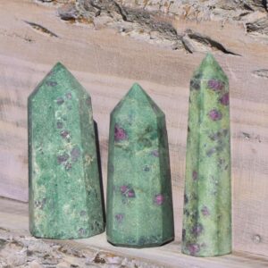 Rubin Fuchsit Turm