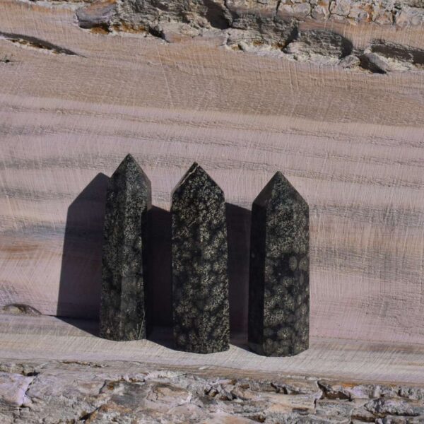 Schneeflocken Obsidian Turm klein – Bild 2