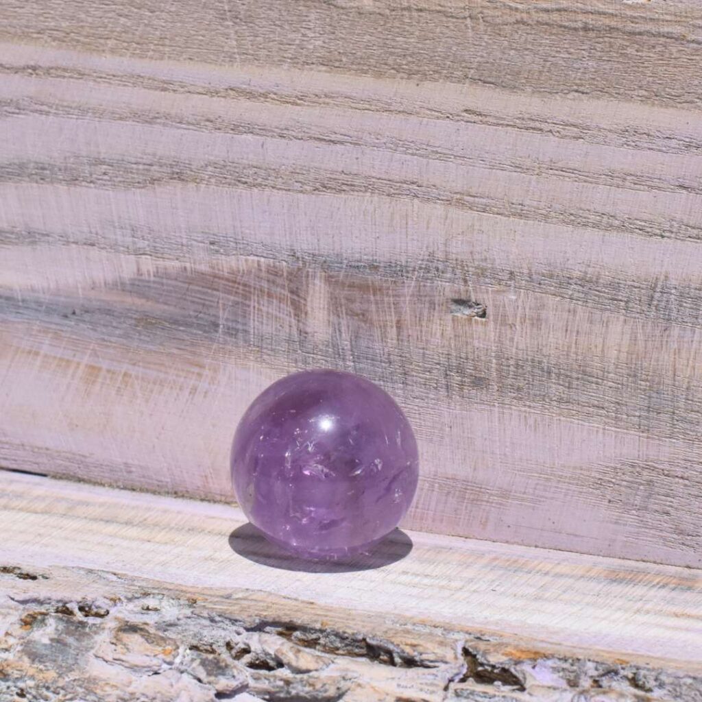 Amethyst Kugel – Ruhe in Vollendung