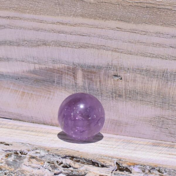 Amethyst Kugel – Ruhe in Vollendung