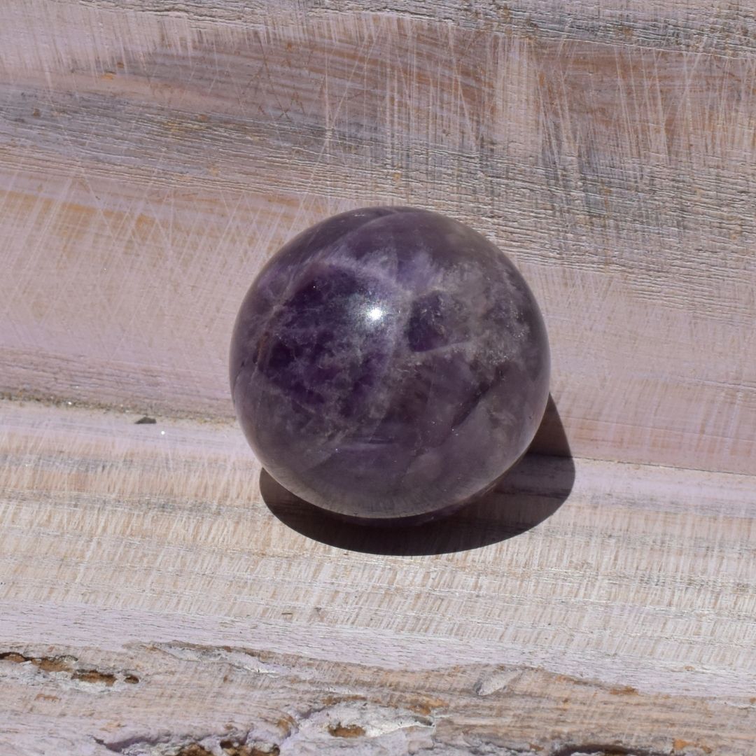 Amethyst Kugel – Ruhe in Vollendung – Bild 3