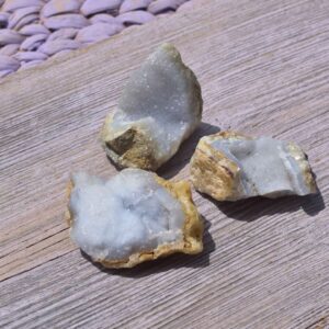 Chalcedon Druse – natürliche Harmonie & Ruhe für deinen Raum