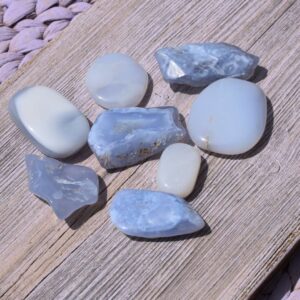 Chalcedon Handschmeichler – sanfte Kraft für Ausdruck & Vertrauen