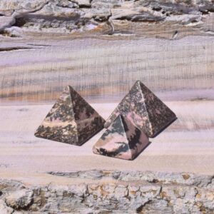 Rhodonit Pyramide