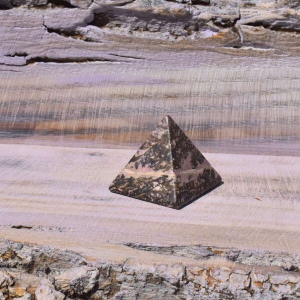 Rhodonit Pyramide – Bild 5