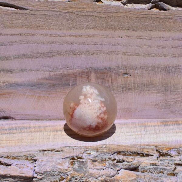 Kirschblüten Chalcedon Kugel – Aus deinem Herzen entsteht Neues – Bild 2
