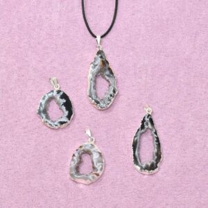 Achat Halskette Scheiben-Anhänger – leuchtend umrahmt von Silber