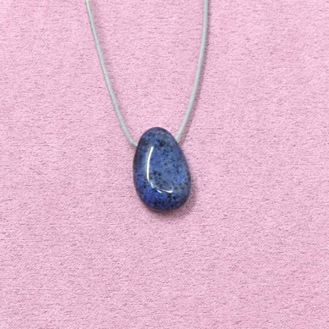 Dumortierit Halskette Tropfen-Anhänger – Geborgenheit & innere Ruhe – Bild 3