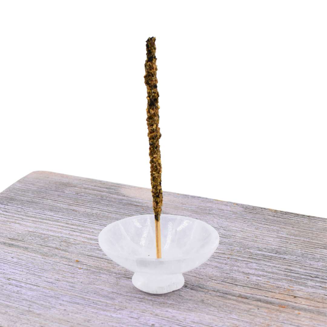 Selenit Räucherstäbchenhalter – eine Schale, die dein Ritual trägt – Bild 3