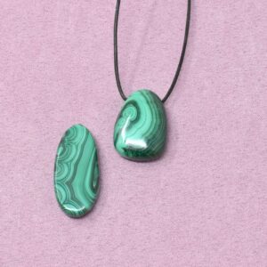 Malachit Halskette Freiform-Anhänger – Persönlichkeit & dein eigener Herzweg