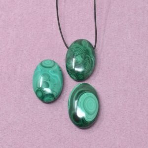 Malachit Halskette Linsen-Anhänger – Muster erkennen & ruhiger werden