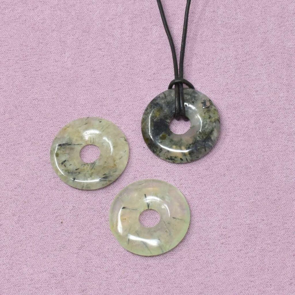 Prehnit Halskette Donut-Anhänger – Balance & innere Harmonie