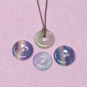 Regenbogen Fluorit Halskette Donut-Anhänger – Konzentration & innere Harmonie