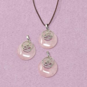 Rosenquarz Halskette Donut mit OM-Anhänger – Herzruhe & innere Harmonie