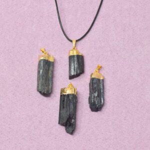 Schwarzer Turmalin Halskette Naturstein mit Goldeinfassung &ndash; Schutz & innere Stabilit&auml;t