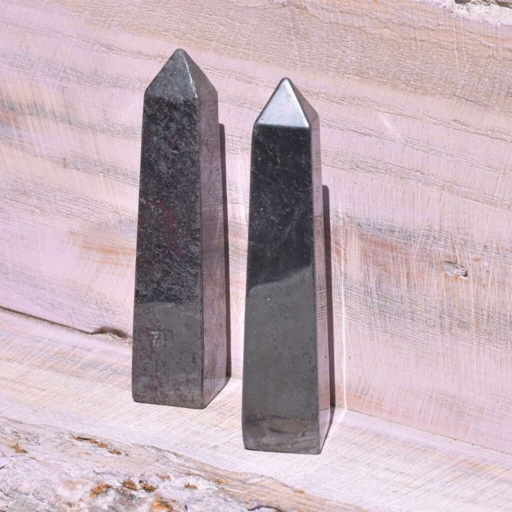 Hämatit Obelisk – Schutz, der dich aufrichtet