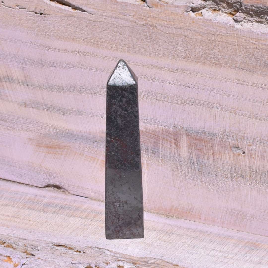 Hämatit Obelisk – Schutz, der dich aufrichtet – Bild 3