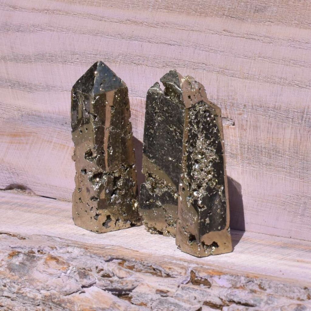 Pyrit Obelisk – Goldene Kraft für deine Ziele