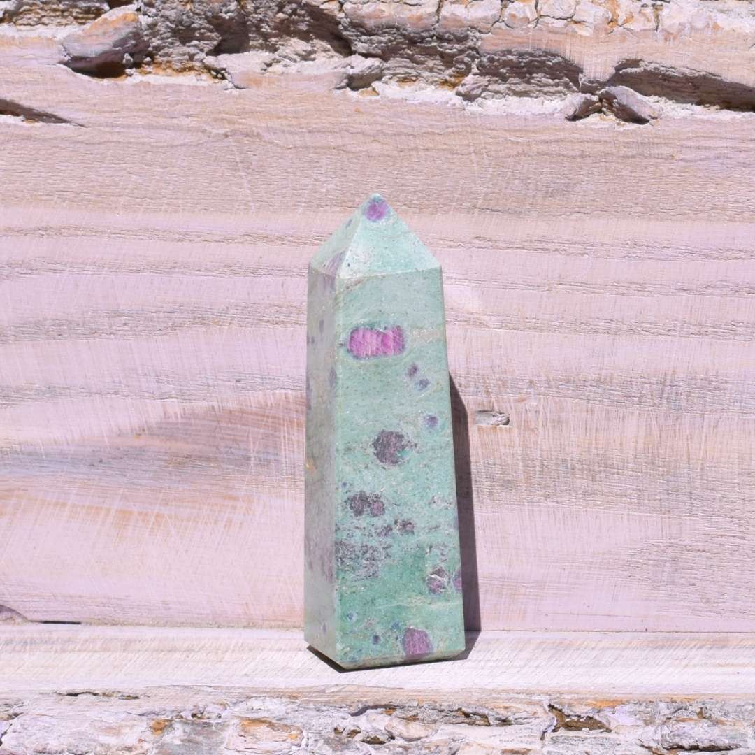 rubin-fuchsit-obelisk-05-2026-2